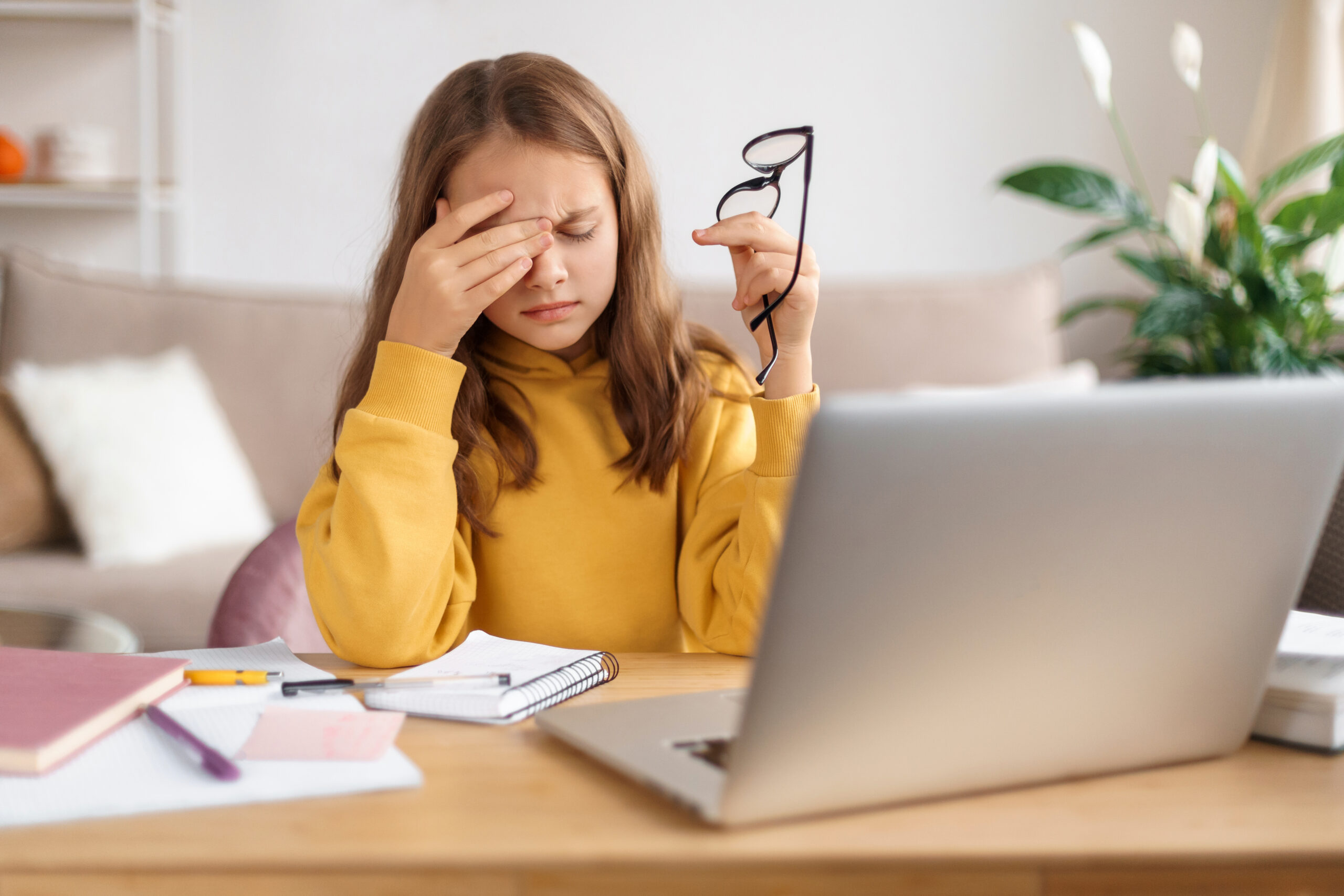 portrait-of-kid-girl-tired-from-learning-and-homework